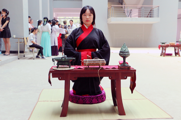 陕西服装工程学院