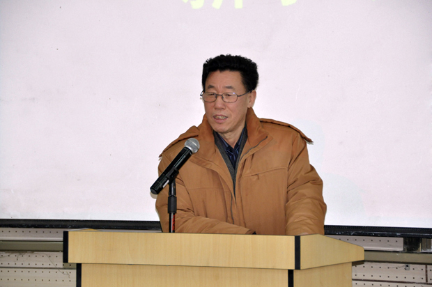 陕西服装工程学院俞从正院长部署评估工作