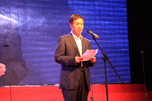 3陕西科技大学镐京学院院长贾争现教授致辞.jpg
